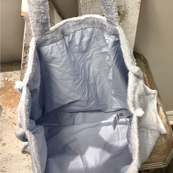 Levi's Blue Casual Tote Bag with Textured Design - Picture 3 of 3